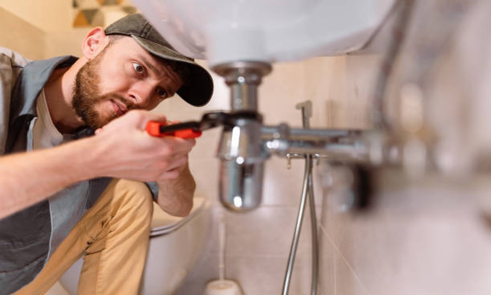 Top Signs You Need Professional Plumbing Services for Your Home